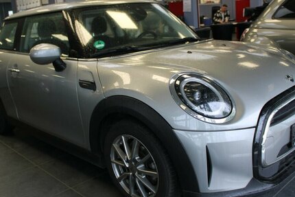 Mini Cooper Essential Trim - 8-Fach - 50.289 km 16.980 &euro; Euskirchen 53881