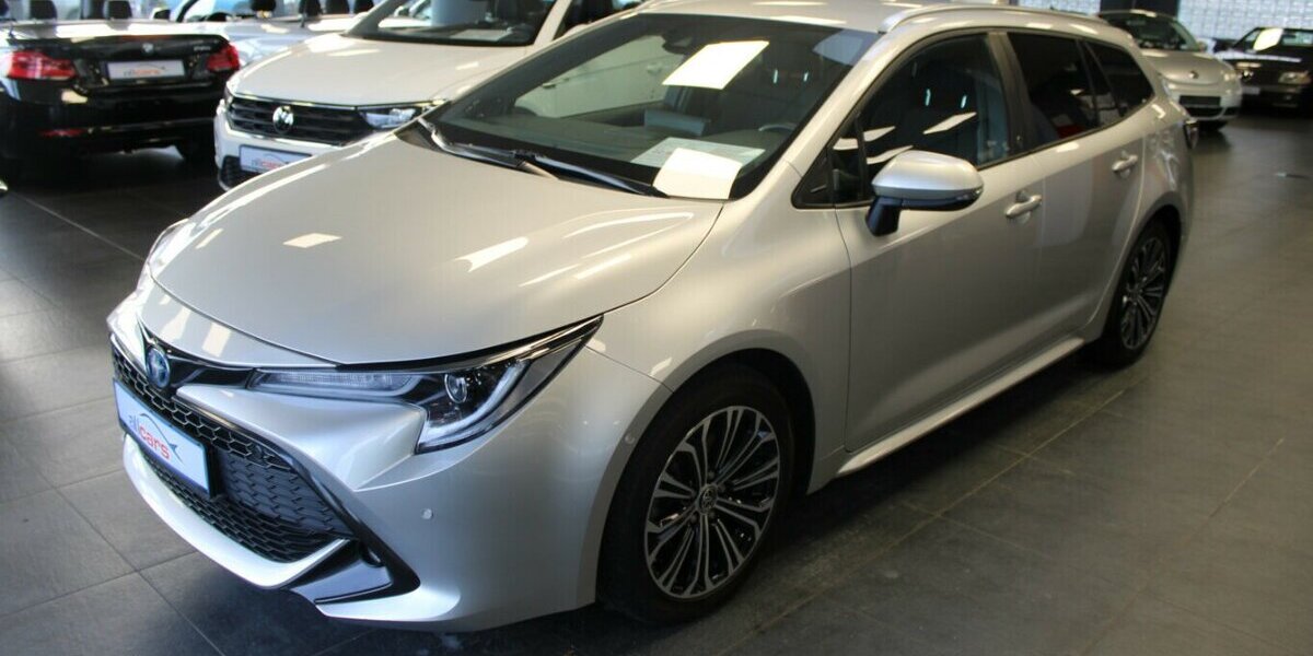 Toyota Corolla 2.0 Touring Sports Hybrid Team Deutschland 77.720 km 21.980 &euro; Euskirchen 53881