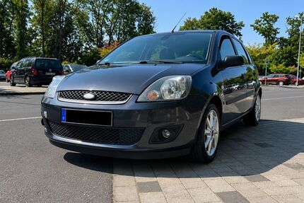Ford Fiesta 180.000 km 2.800 &euro; Erftstadt 50374