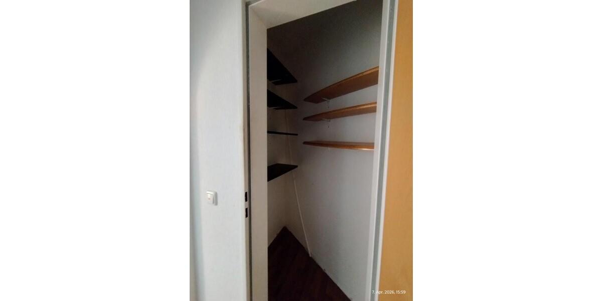 Bezugsfreie 6-Zimmer Wohnung mit Balkon und Gartenmitbenutzung, ruhige und grüne Wohnlage, kleine Eigentümergemeinschaft - Etagenwohnung Köln Porz | Angebot:26084661