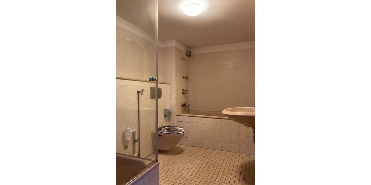 Etagenwohnung Sankt Augustin - 2 Zimmer, 94 m&sup2;, 899&euro; | Angebot:21314022