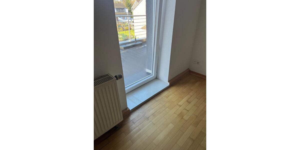 Etagenwohnung Rösrath - 4 Zimmer, 119 m&sup2;, 1.450&euro; | Angebot:25995534