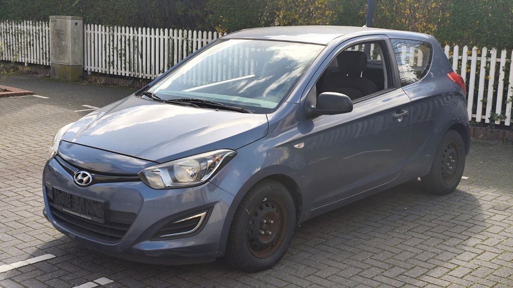 Hyundai i20 129.000 km 3.000 &euro; Leverkusen 51373