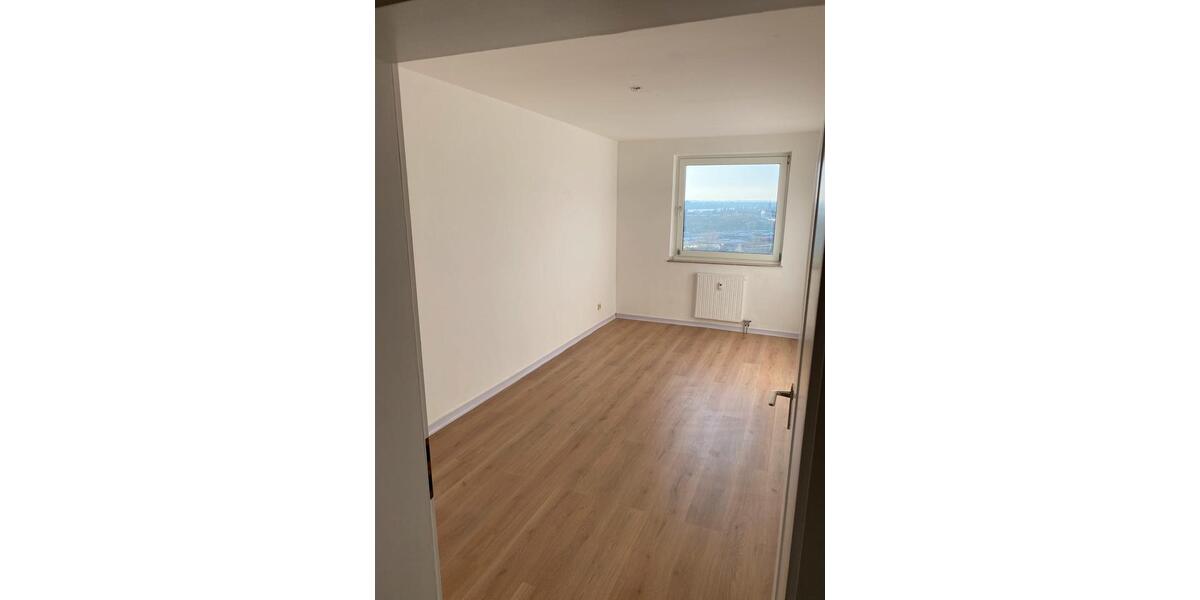 Etagenwohnung Köln Mülheim - 3 Zimmer, 92 m&sup2;, 1.350&euro; | Angebot:26020408