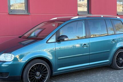 VW Touran 203.028 km 1.650 &euro; Brühl 50321