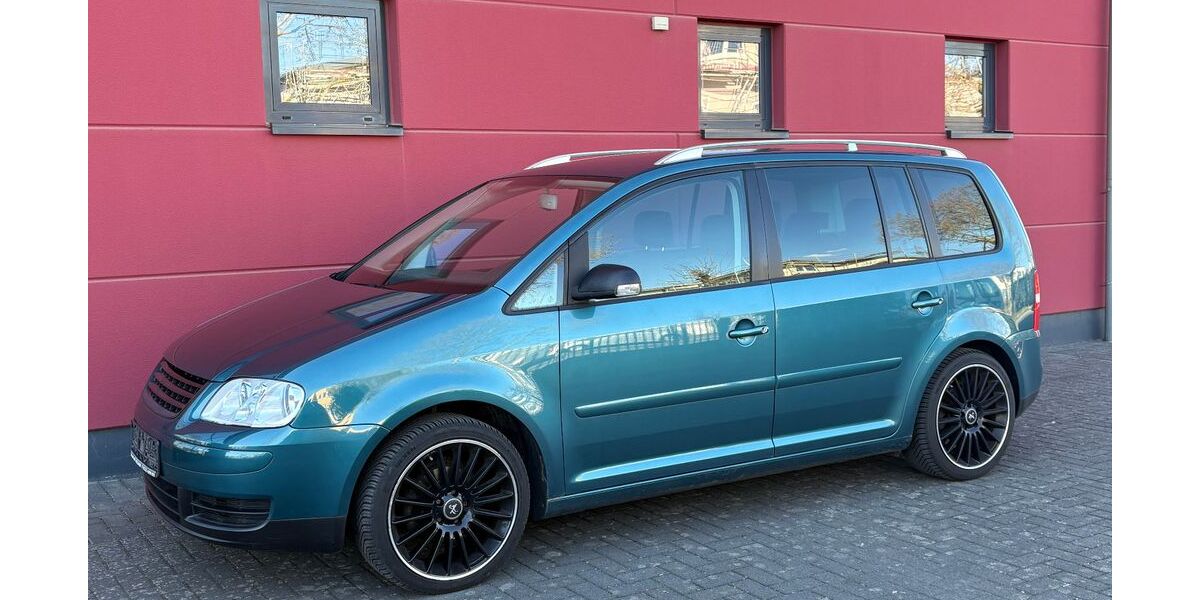 VW Touran 203.028 km 1.650 &euro; Brühl 50321