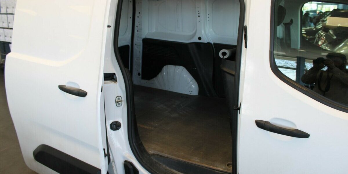 Citroen Berlingo 1.5 BlueHDI 130M - AHK - Head-Up - 132.598 km 10.980 &euro; Euskirchen 53881