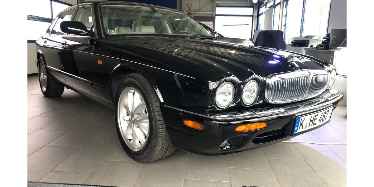 Jaguar XJ 63.539 km 15.900 &euro; Frechen 50226