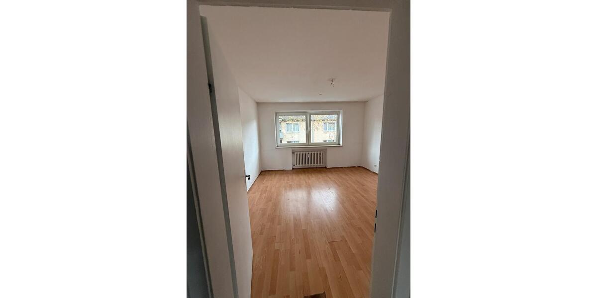 Etagenwohnung Köln Kalk - 4 Zimmer, 95 m&sup2;, 1.720&euro; | Angebot:26041018
