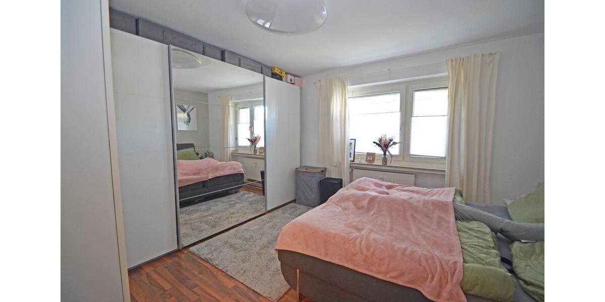 Etagenwohnung Brühl - 3 Zimmer, 70 m&sup2;, 760&euro; | Angebot:25416414