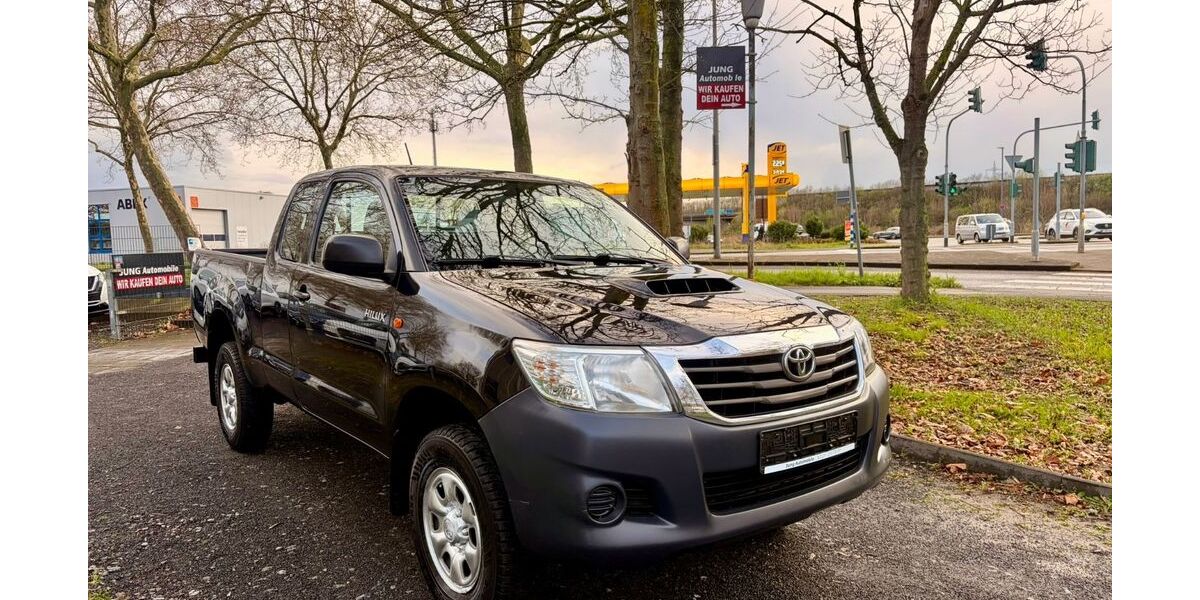 Toyota Hilux 224.000 km 12.999 &euro; Köln 51107