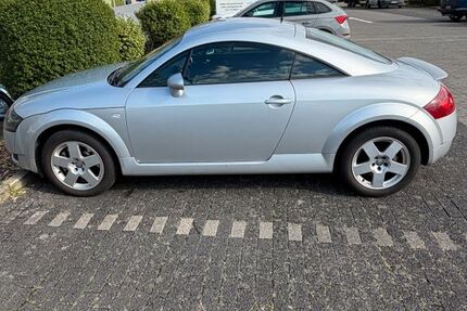 Audi TT 190.400 km 4.490 &euro; Bonn 53175