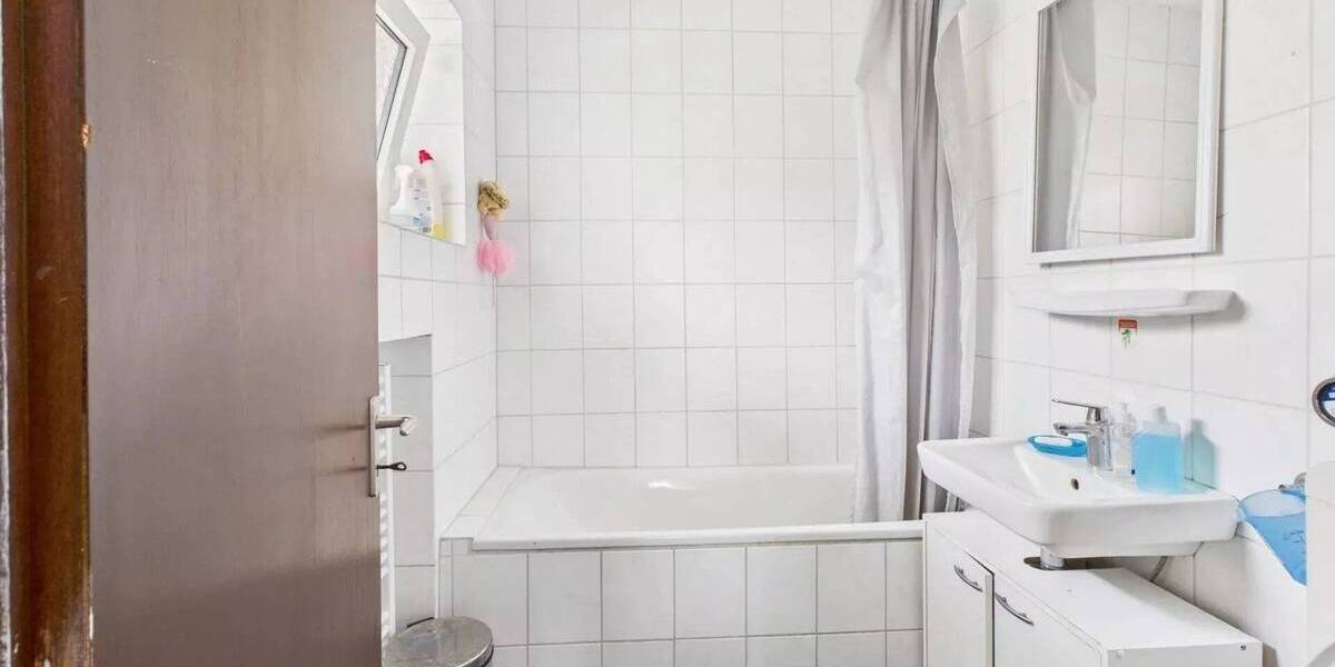 Etagenwohnung Köln Pesch - 4 Zimmer, 92 m&sup2;, 260.000&euro; | Angebot:26016577