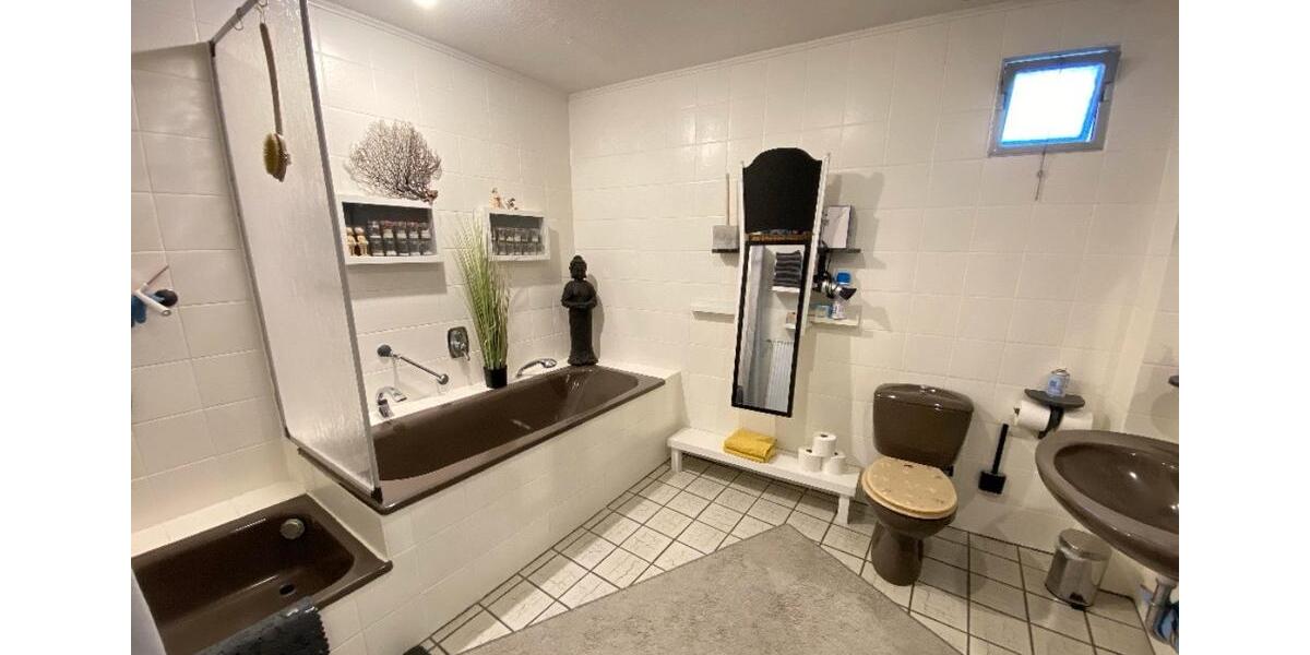 Etagenwohnung Erftstadt - 7 Zimmer, 171 m&sup2;, 2.281&euro; | Angebot:26003682