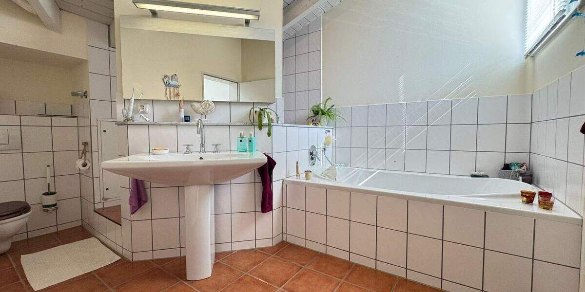 Einfamilienhaus Niederkassel Mondorf - 6 Zimmer, 205 m&sup2;, 830.000&euro; | Angebot:25693105
