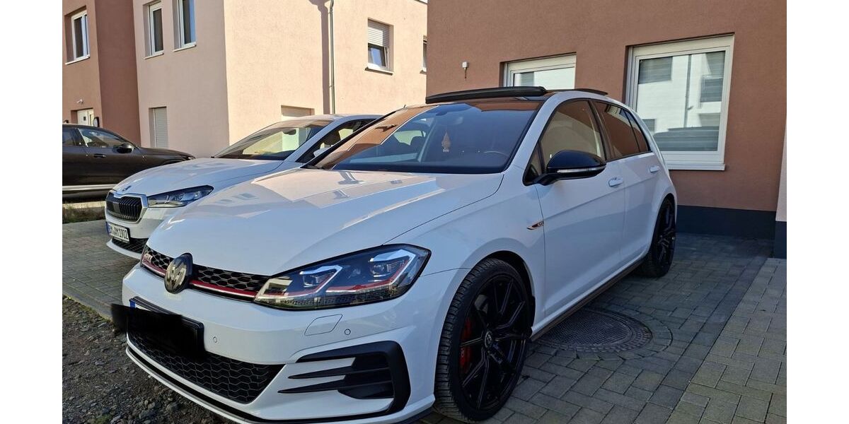 VW Golf 57.000 km 22.999 &euro; Zülpich 53909