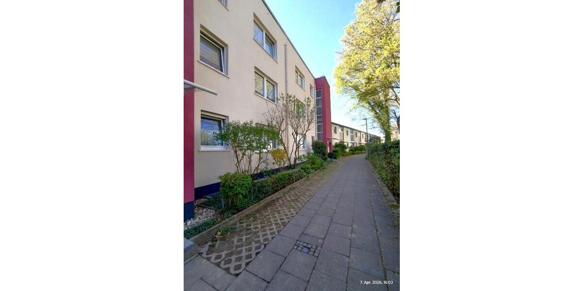 Bezugsfreie 6-Zimmer Wohnung mit Balkon und Gartenmitbenutzung, ruhige und grüne Wohnlage, kleine Eigentümergemeinschaft - Etagenwohnung Köln Porz | Angebot:26084661