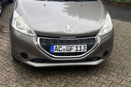 Peugeot 208 115.000 km 3.999 &euro; Niederzier 52382