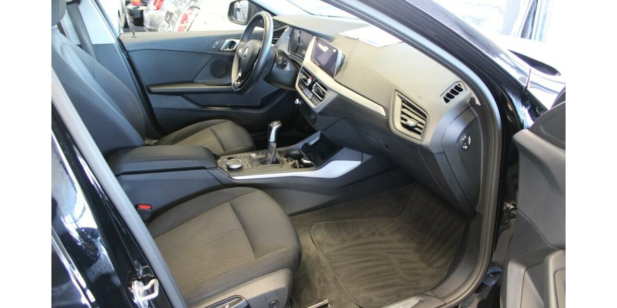 BMW 118 Advantage - LED- Navi - PDC - SHZ - 87.720 km 16.980 &euro; Euskirchen 53881