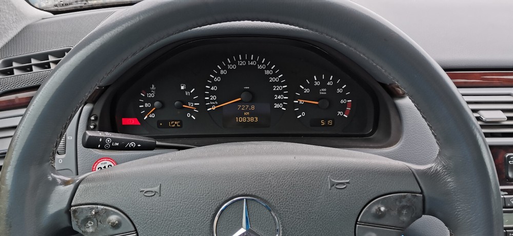 Mercedes-Benz E 200 109.000 km 2.500 &euro; Troisdorf 53840