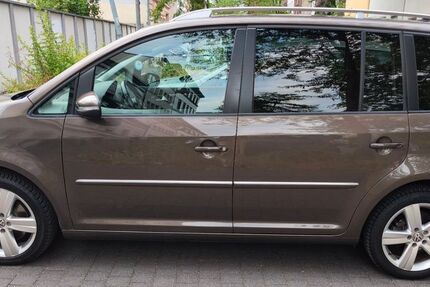 VW Touran 147.787 km 10.600 &euro; Köln 50733