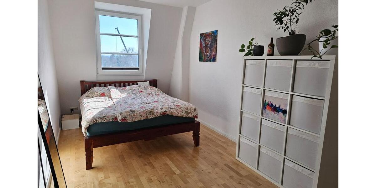Dachgeschoßwohnung Frechen - 4 Zimmer, 94 m&sup2;, 410.000&euro; | Angebot:25772336