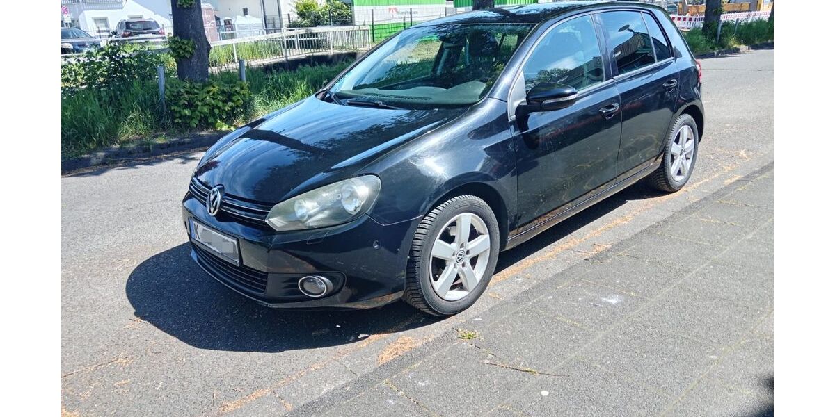 VW Golf 266.885 km 2.999 &euro; Köln 51107