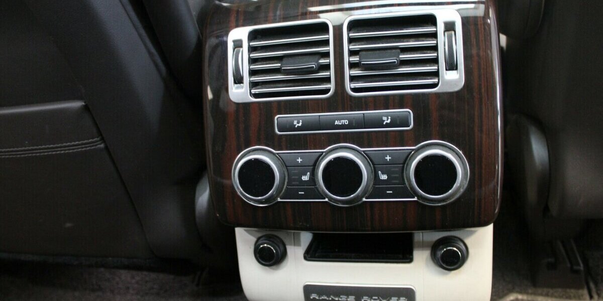 Land Rover Range Rover 4.4 SDV8 Vogue 182.940 km 25.980 &euro; Euskirchen 53881