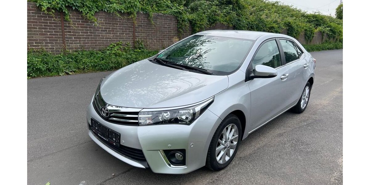 Toyota Corolla 57.000 km 10.400 &euro; Köln 50739