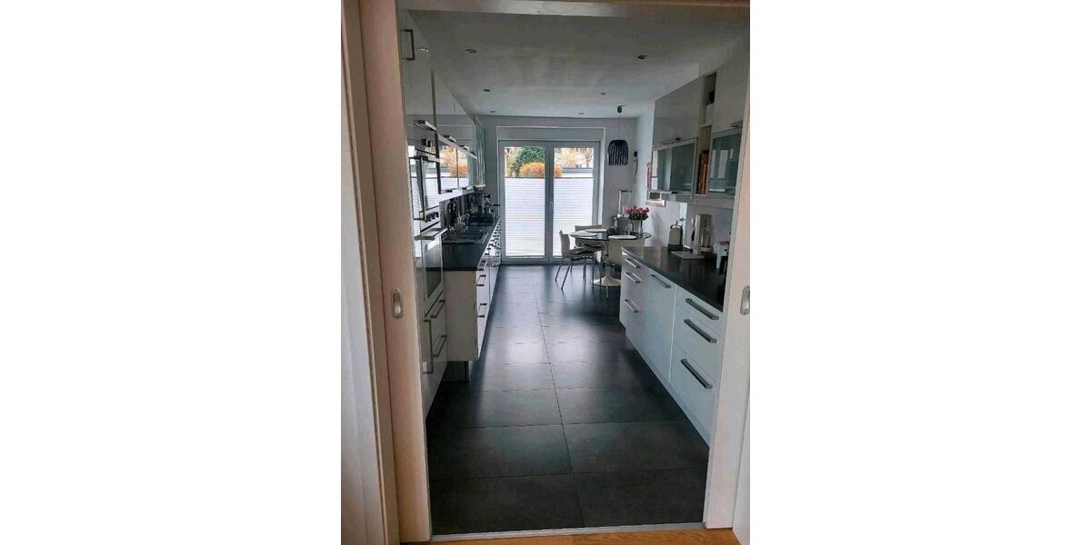 Einfamilienhaus Bonn Gronau - 10 Zimmer, 313 m&sup2;, 4.490&euro; | Angebot:26677619