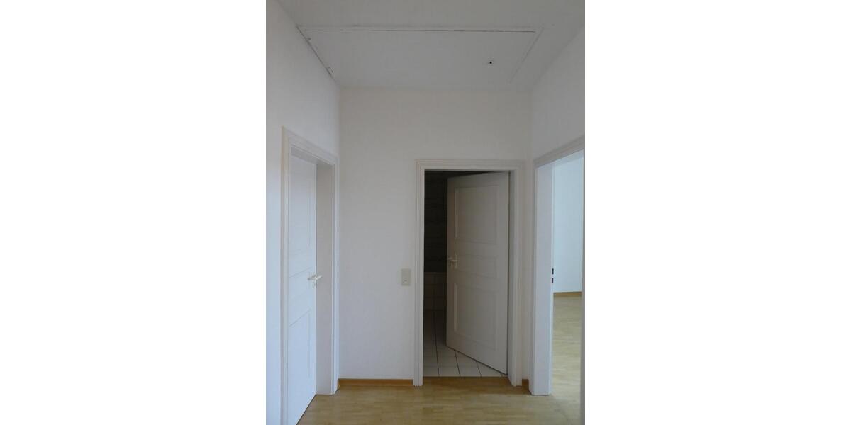 Dachgeschoßwohnung Bonn Poppelsdorf - 3.5 Zimmer, 77 m&sup2;, 850&euro; | Angebot:25991585