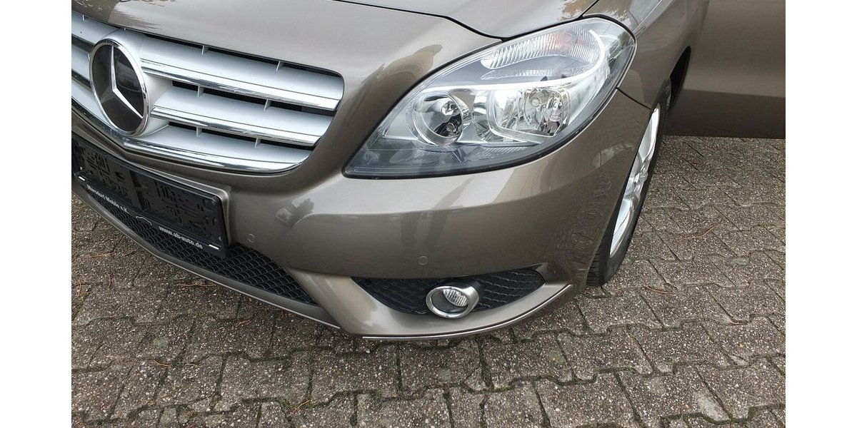 Mercedes-Benz B 180 NAVI EINPARKHILFE SHZ START-STOP 133.214 km 8.998 &euro; Köln 50858