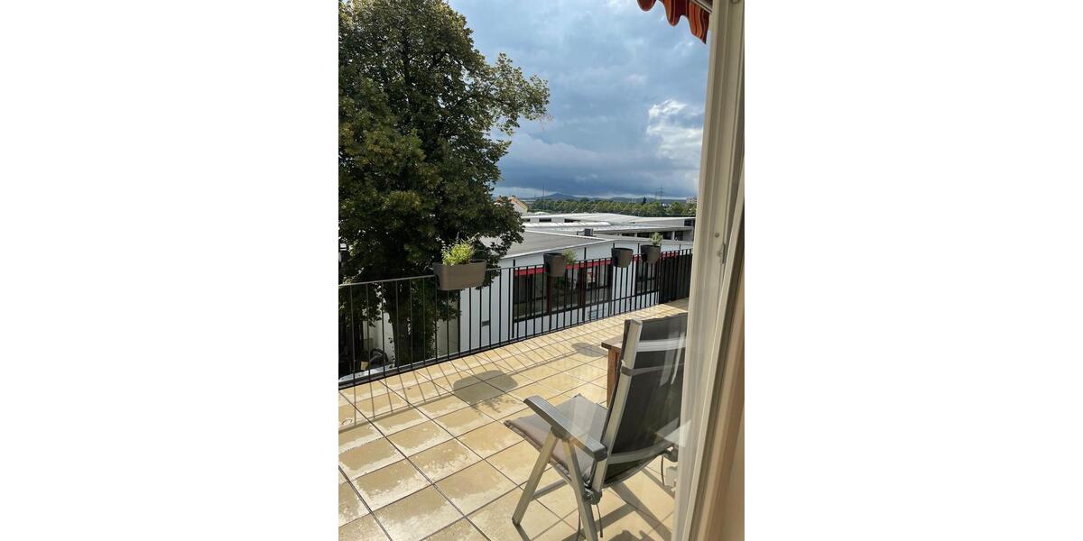 Etagenwohnung Siegburg - 4 Zimmer, 170 m&sup2;, 1.500&euro; | Angebot:25171907