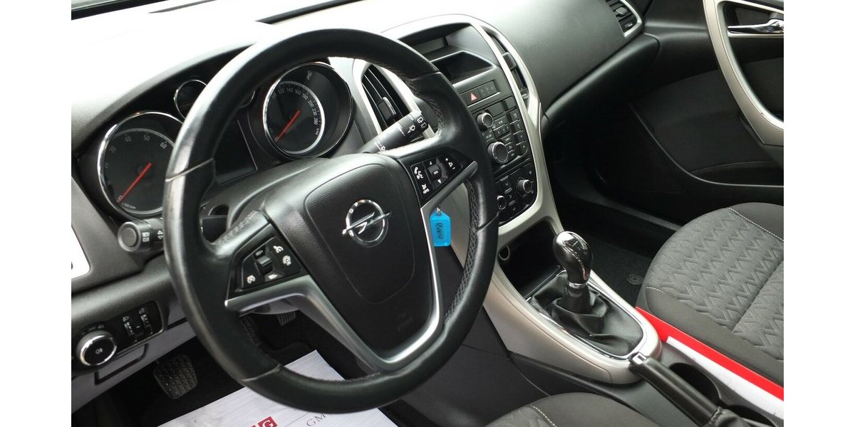 Opel Astra ACTIVE KLIMAANLAGE 17 ZOLL LMF TEMPOMAT 92.855 km 7.908 &euro; Köln 50858