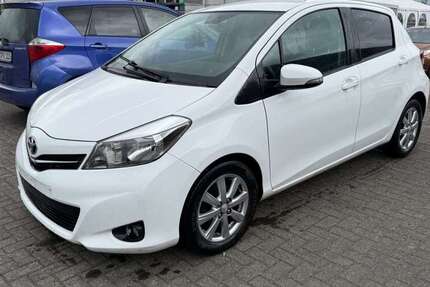Toyota Yaris 243.000 km 3.999 &euro; Euskirchen 53879