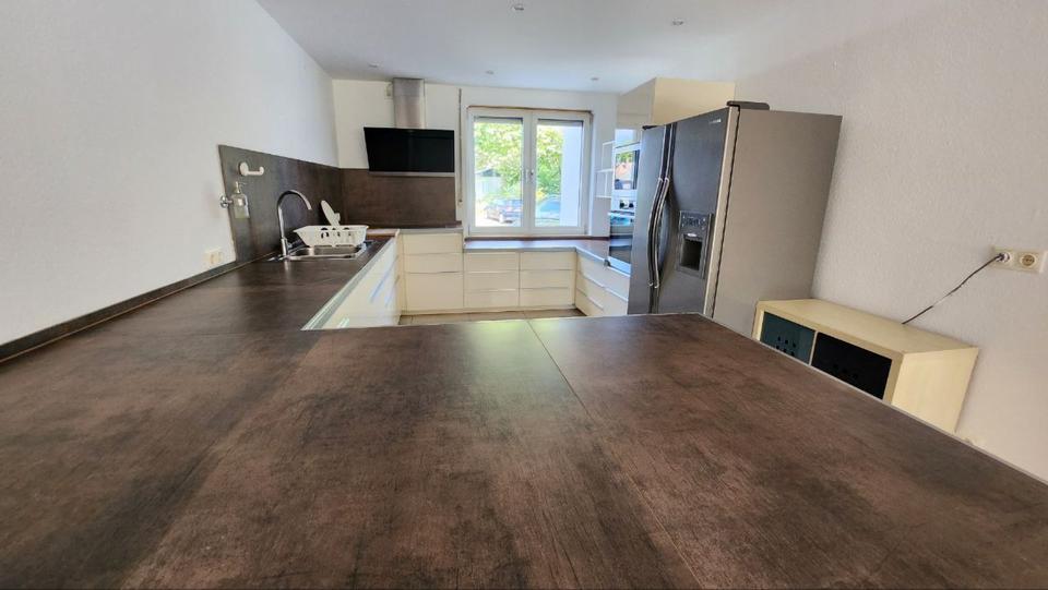 Erdgeschoßwohnung Köln Mülheim - 4 Zimmer, 130 m&sup2;, 2.000&euro; | Angebot:25887308