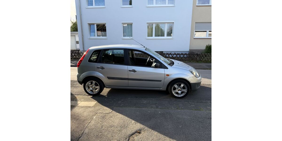 Ford Fiesta 106.000 km 2.800 &euro; Pulheim 50259