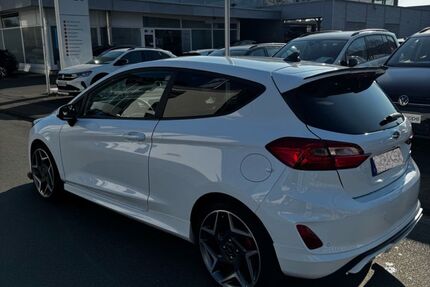 Ford Fiesta 37.200 km 17.500 &euro; Köln 51067