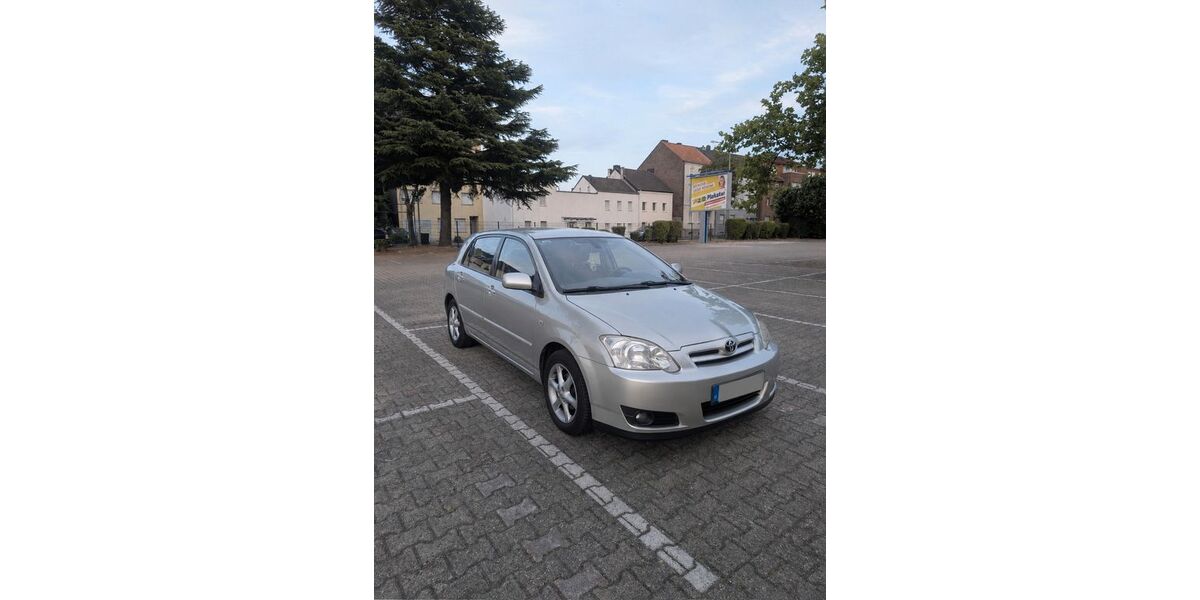 Toyota Corolla 133.000 km 3.999 &euro; Düren 52353
