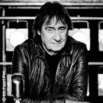 Maschine: Was bisher geschah - Maschine erzählt und singt