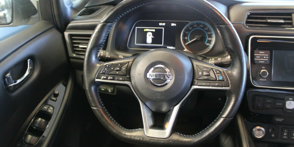 Nissan Leaf 40KWh Tekna 73.565 km 11.980 &euro; Euskirchen 53881