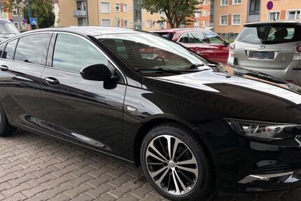 Opel Insignia 105.000 km 8.900 &euro; Troisdorf 53842