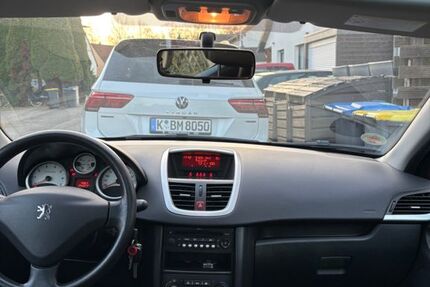 Peugeot 207 134.200 km 2.100 &euro; Köln 51067