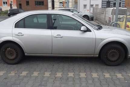Ford Mondeo 215.000 km 900 &euro; Siegburg 53721