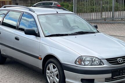 Toyota Avensis 104.820 km 2.950 &euro; Bornheim 53332