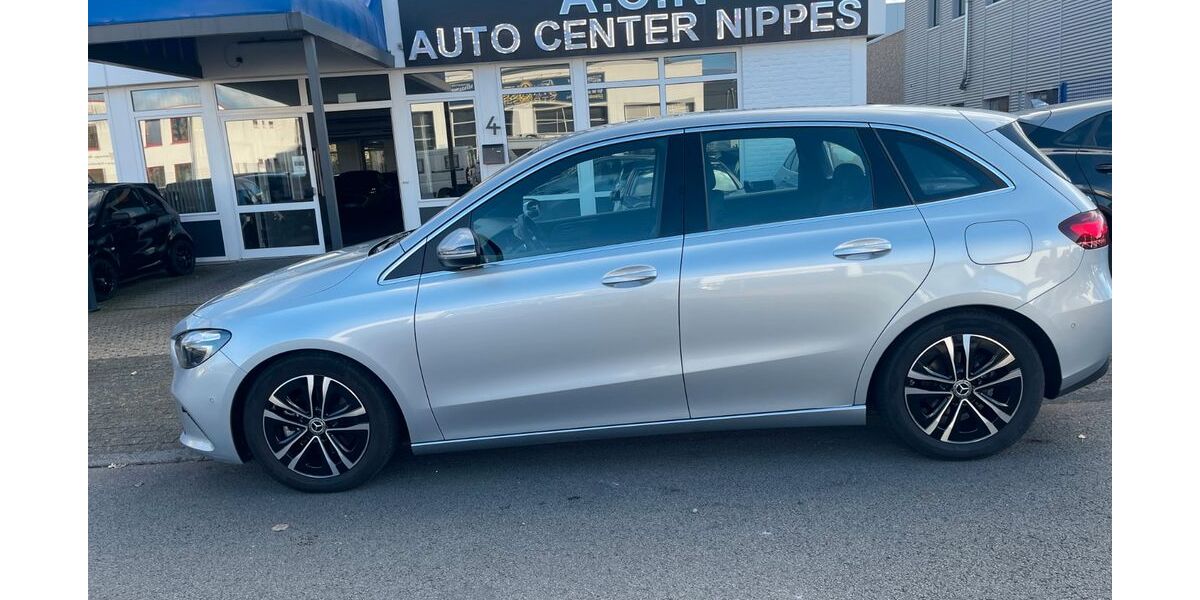 Mercedes-Benz B 180 40.200 km 25.900 &euro; Köln 50829
