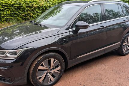 VW Tiguan 62.500 km 25.800 &euro; Mechernich 53894
