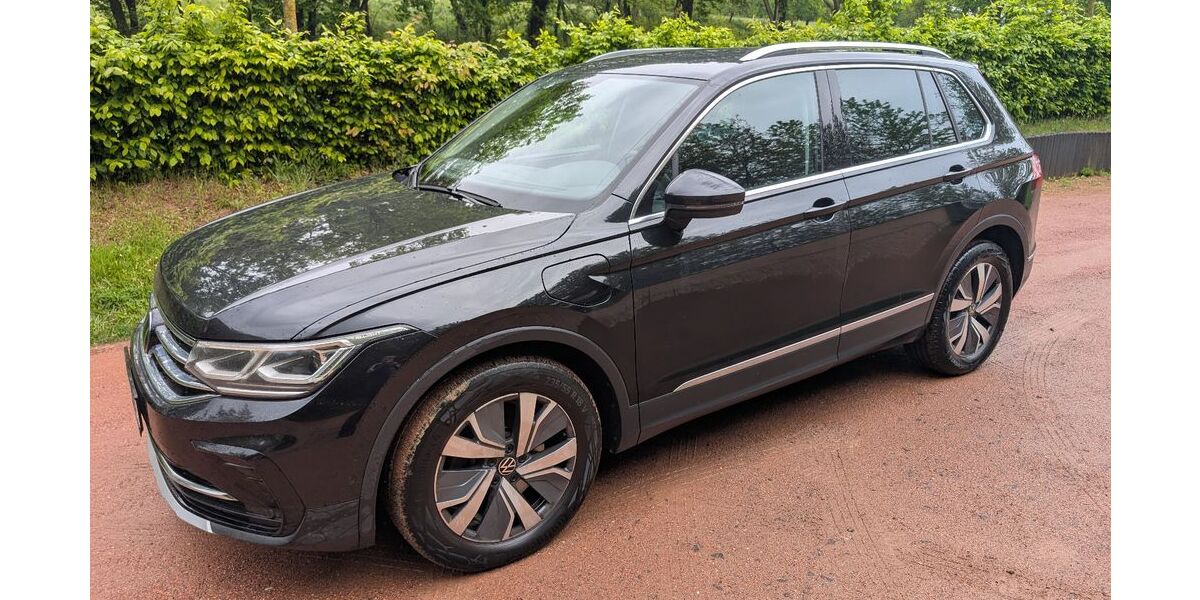 VW Tiguan 62.500 km 25.800 &euro; Mechernich 53894