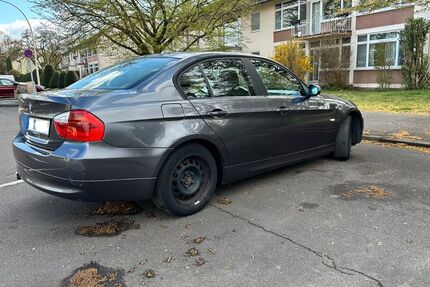 BMW 320 240.000 km 2.800 &euro; Bonn 53175