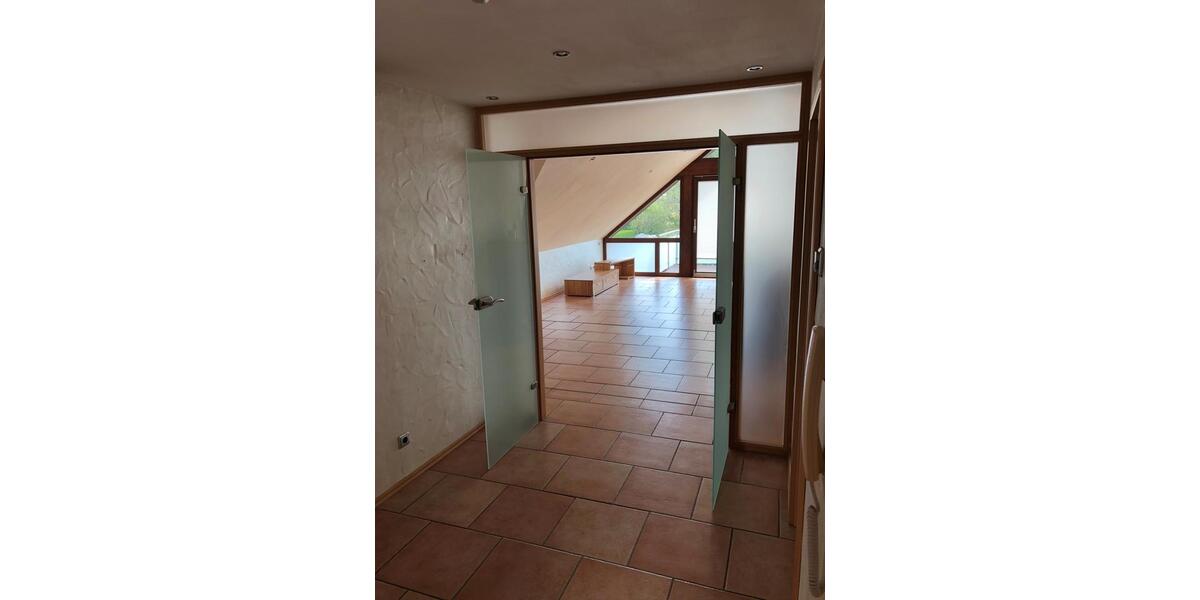 Dachgeschoßwohnung Zülpich - 4 Zimmer, 109 m&sup2;, 870&euro; | Angebot:24551573